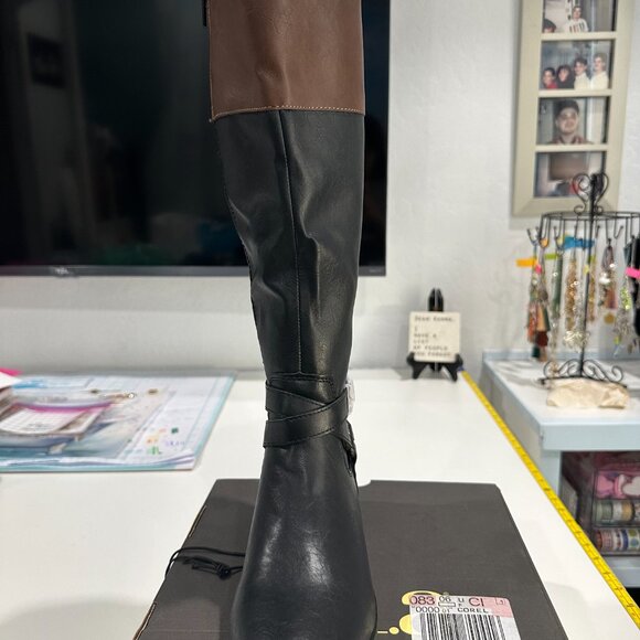 Boots - Picture 2 of 6